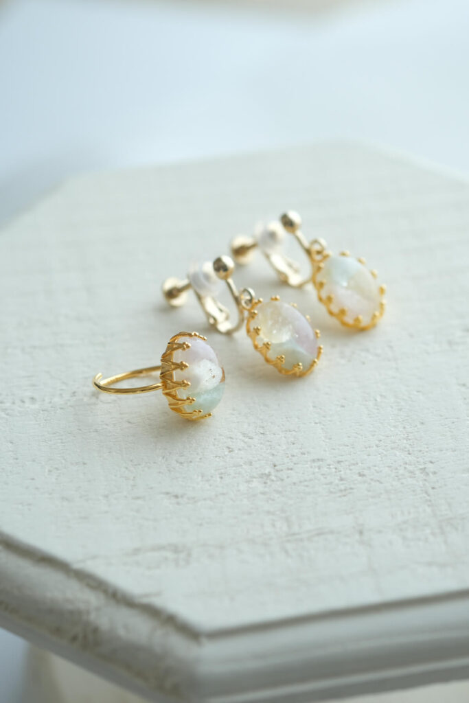 レジン×天然石で作るリングとイアリングのセット